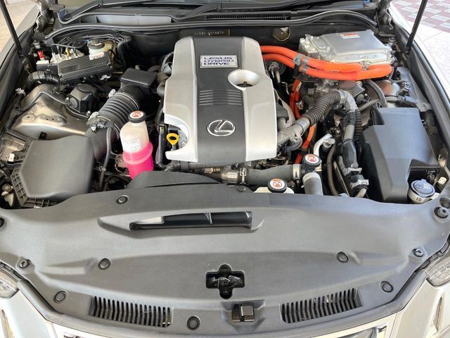 TOYOTA LEXUS IS300h 2019