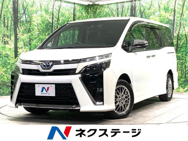 TOYOTA VOXY HYBRID 2020