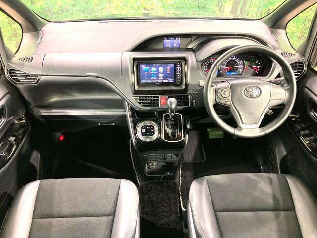 TOYOTA NOAH 2019