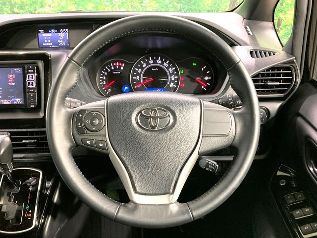 TOYOTA NOAH 2019