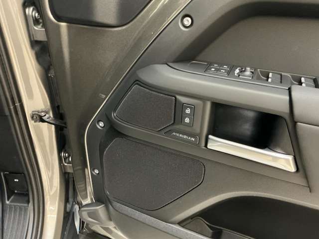 ROVER ROVER DEFENDER 2025