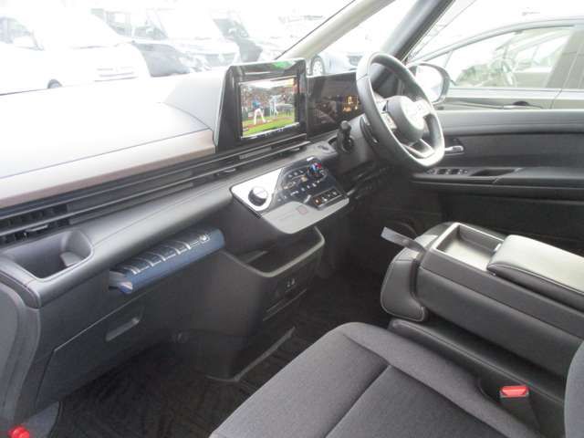 NISSAN SERENA  WG 4WD 2023