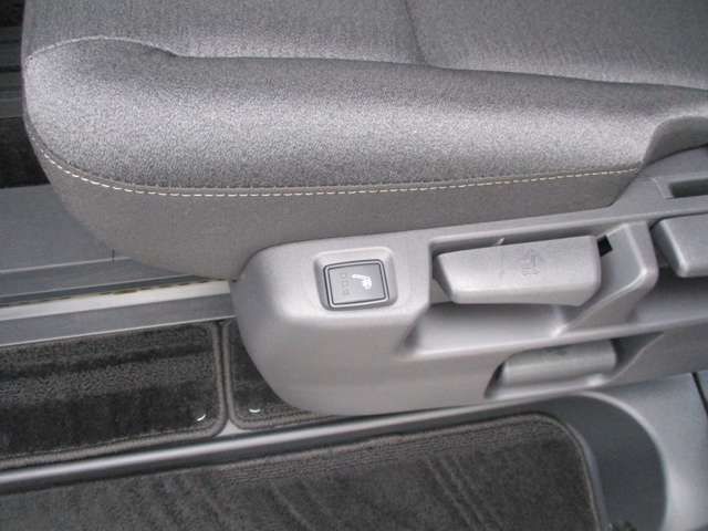 NISSAN SERENA  WG 4WD 2023