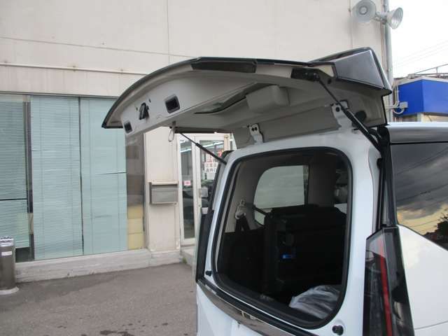 NISSAN SERENA  WG 4WD 2023