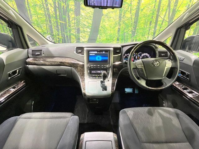 TOYOTA VELLFIRE 2013