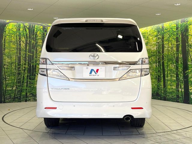 TOYOTA VELLFIRE 2013