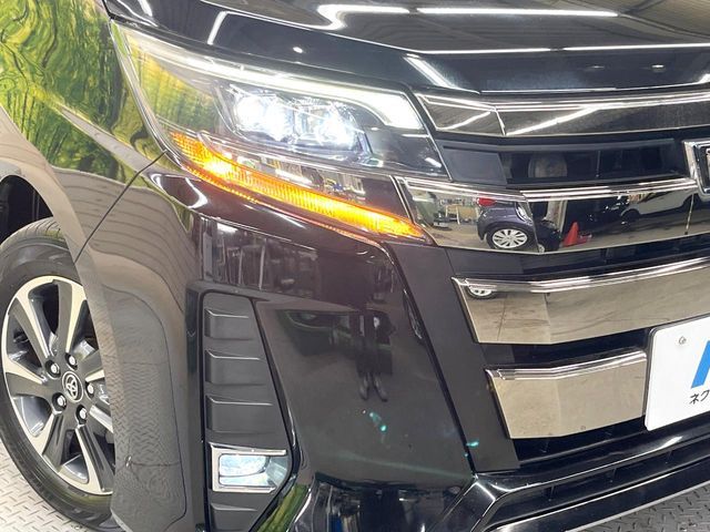 TOYOTA NOAH 2018