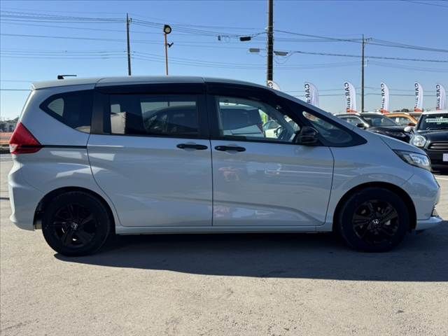 HONDA FREED 2023