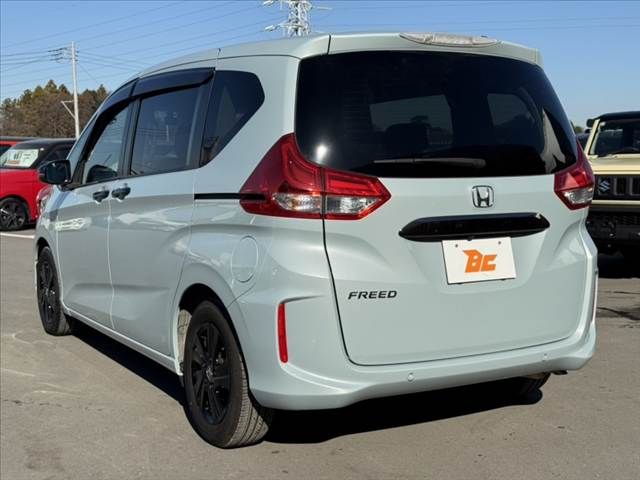 HONDA FREED 2023