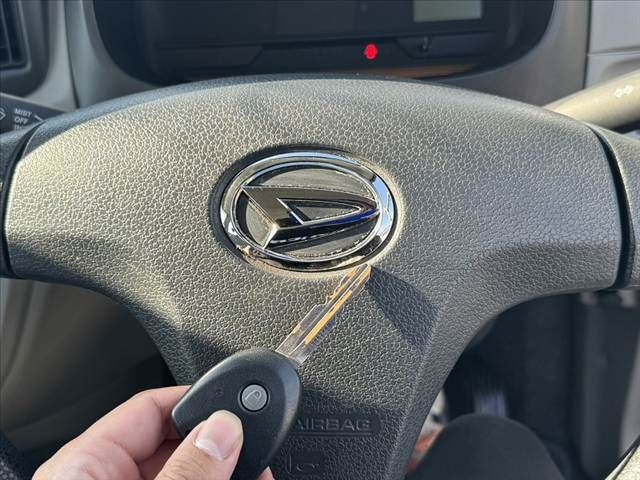 DAIHATSU MIRA e:S 2016