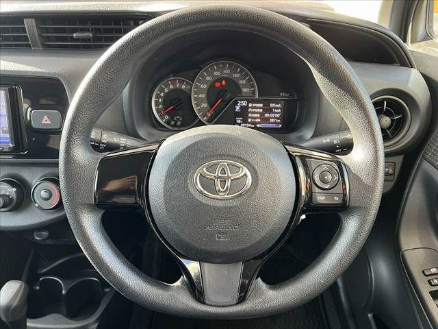TOYOTA VITZ 2018