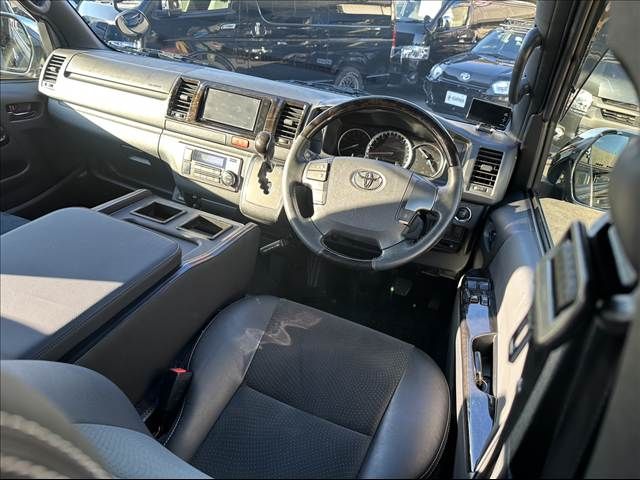 TOYOTA HIACE van 2WD 2019