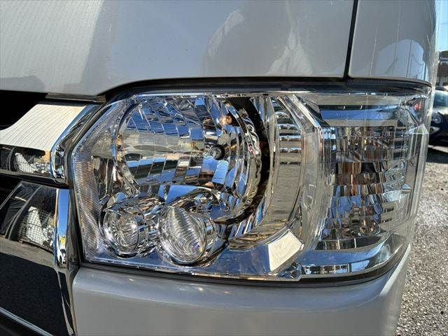 TOYOTA HIACE van 2WD 2018