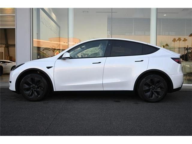 TESLA TESLA MODEL Y 2025