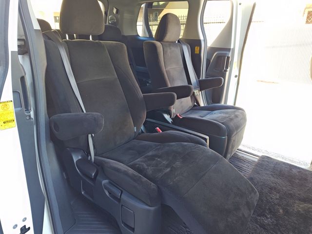 TOYOTA VELLFIRE 2011