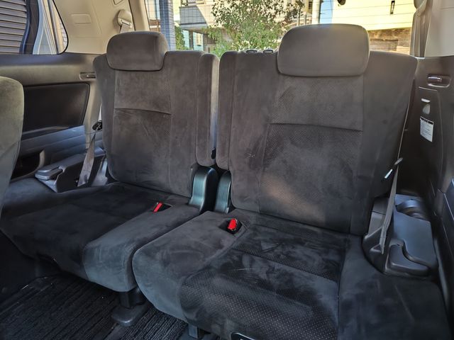 TOYOTA VELLFIRE 2011