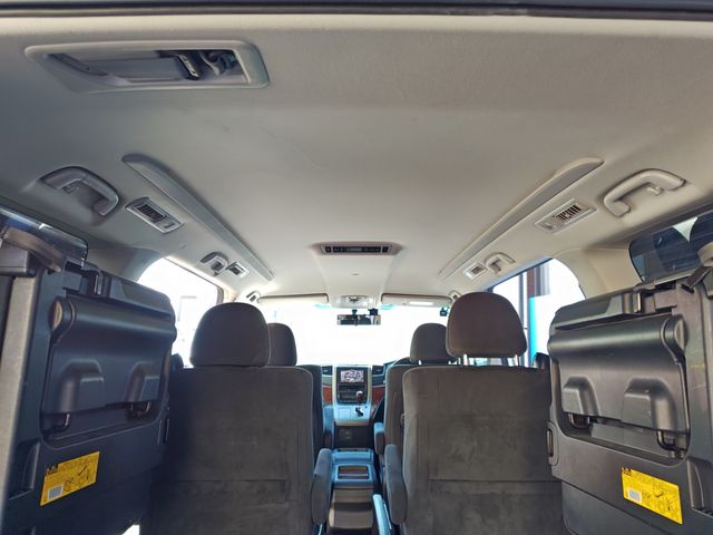 TOYOTA VELLFIRE 2011