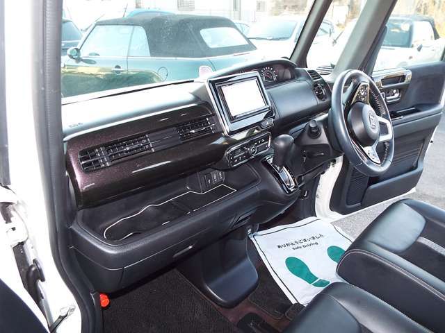 HONDA N BOX CUSTOM 2017