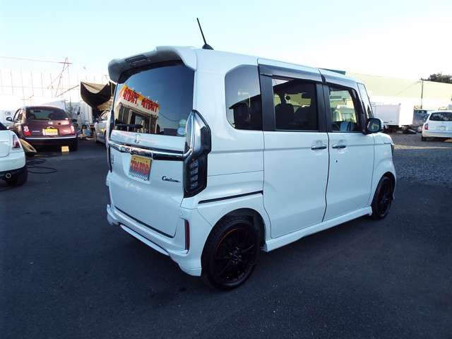 HONDA N BOX CUSTOM 2017