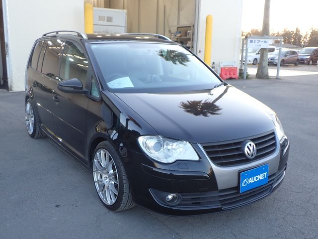 VOLKSWAGEN VOLKSWAGEN GOLF TOURAN 2010