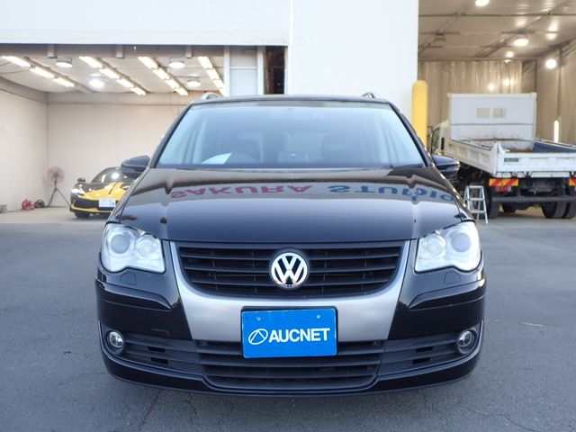 VOLKSWAGEN VOLKSWAGEN GOLF TOURAN 2010