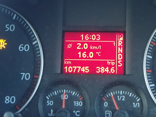 VOLKSWAGEN VOLKSWAGEN GOLF TOURAN 2010