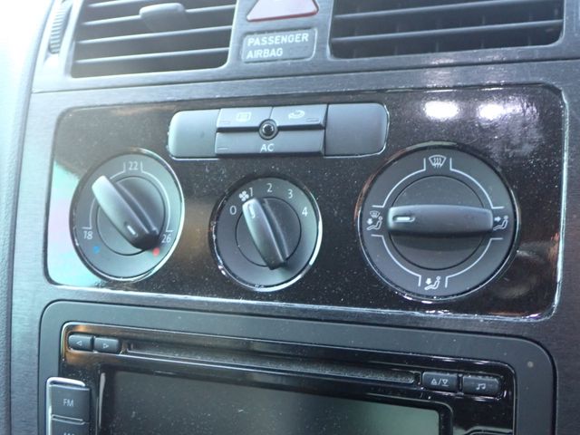 VOLKSWAGEN VOLKSWAGEN GOLF TOURAN 2010