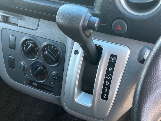 NISSAN NV350 CARAVAN 2019