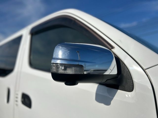 NISSAN NV350 CARAVAN 2019