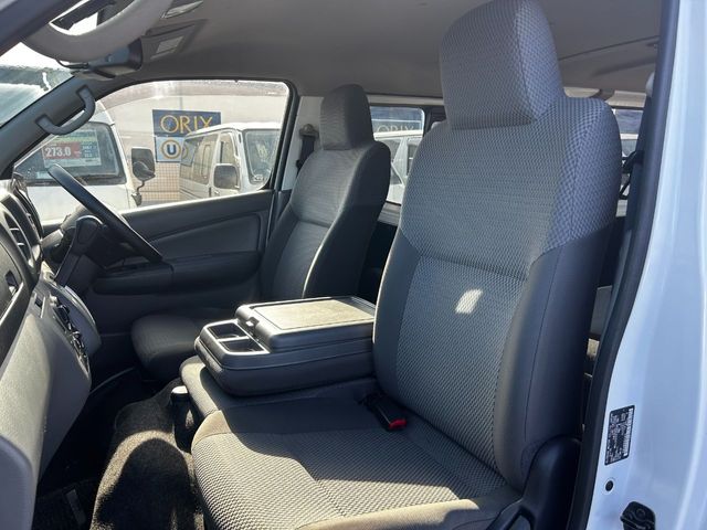 NISSAN NV350 CARAVAN 2019