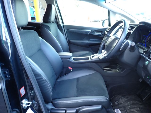 HONDA SHUTTLE HYBRID 2016