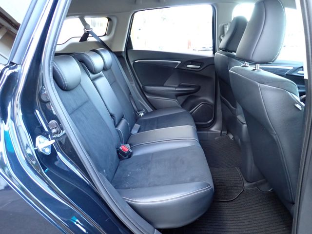 HONDA SHUTTLE HYBRID 2016