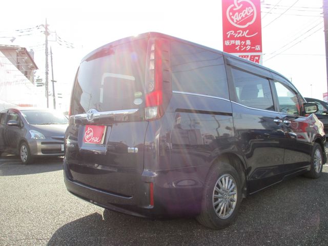TOYOTA ESQUIRE HYBRID 2015