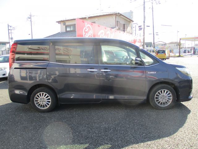 TOYOTA ESQUIRE HYBRID 2015