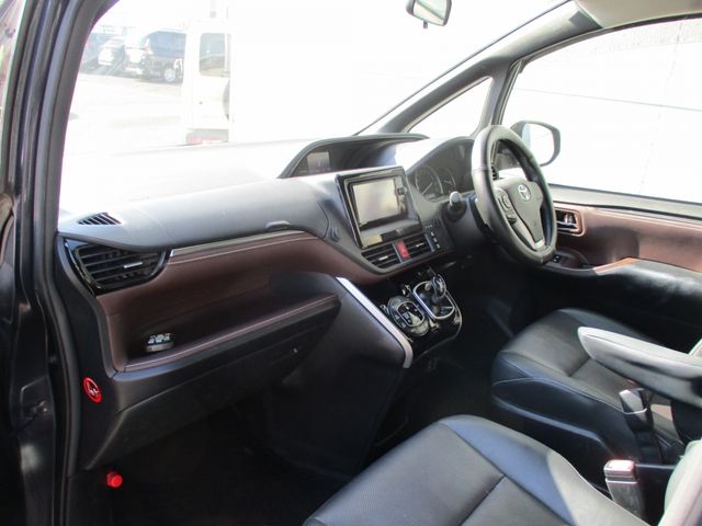 TOYOTA ESQUIRE HYBRID 2015