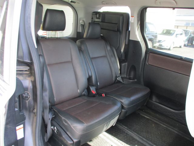 TOYOTA ESQUIRE HYBRID 2015