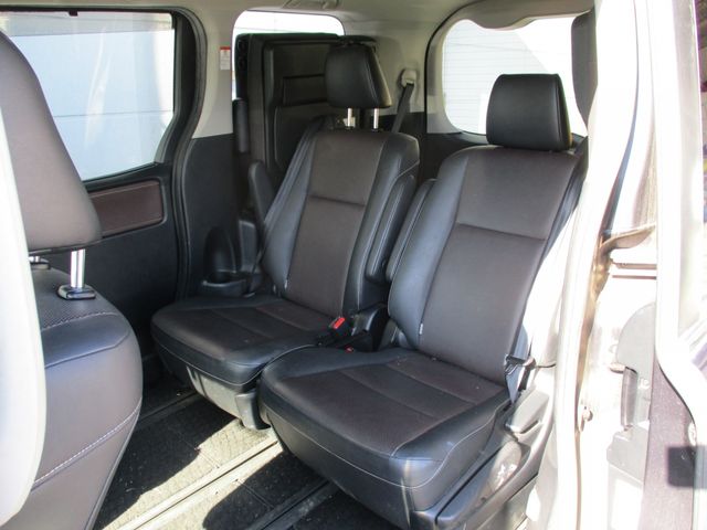 TOYOTA ESQUIRE HYBRID 2015