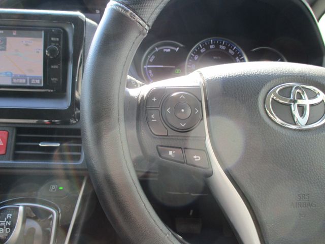 TOYOTA ESQUIRE HYBRID 2015