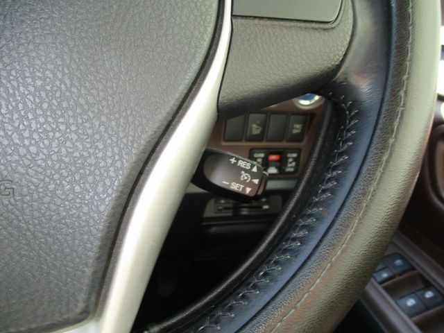 TOYOTA ESQUIRE HYBRID 2015