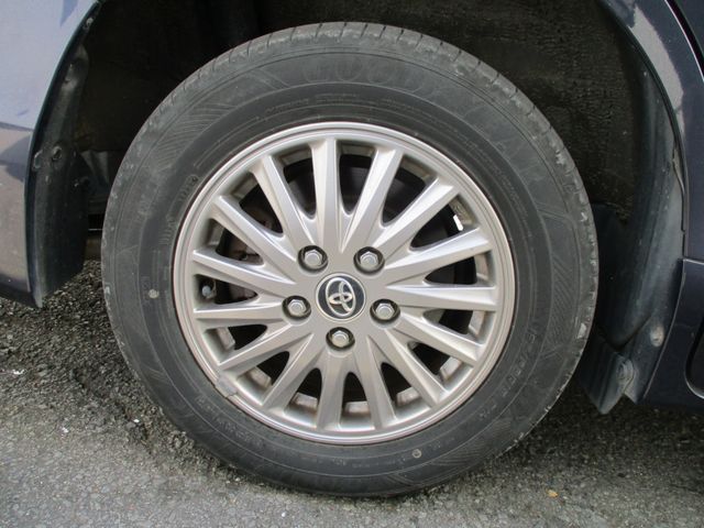 TOYOTA ESQUIRE HYBRID 2015