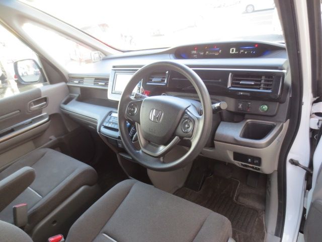 HONDA STEPWAGON 2016