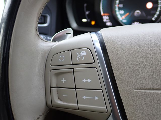 VOLVO VOLVO XC60 2017