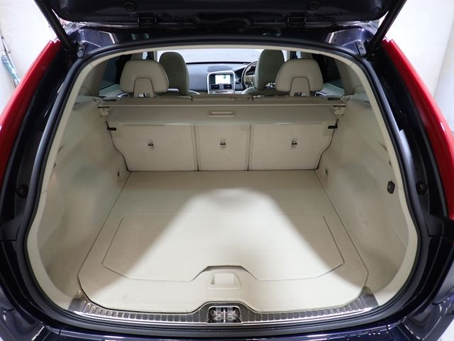 VOLVO VOLVO XC60 2017