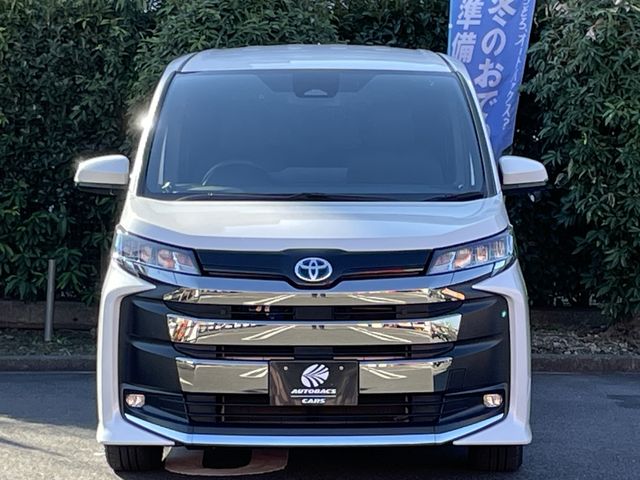 TOYOTA NOAH HYBRID 2023