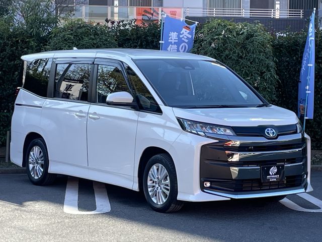 TOYOTA NOAH HYBRID 2023