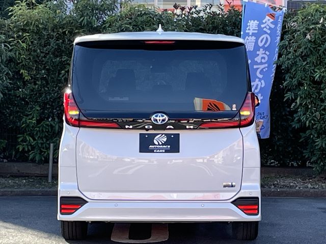 TOYOTA NOAH HYBRID 2023