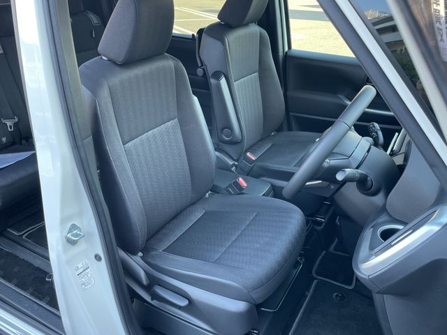 TOYOTA NOAH HYBRID 2023