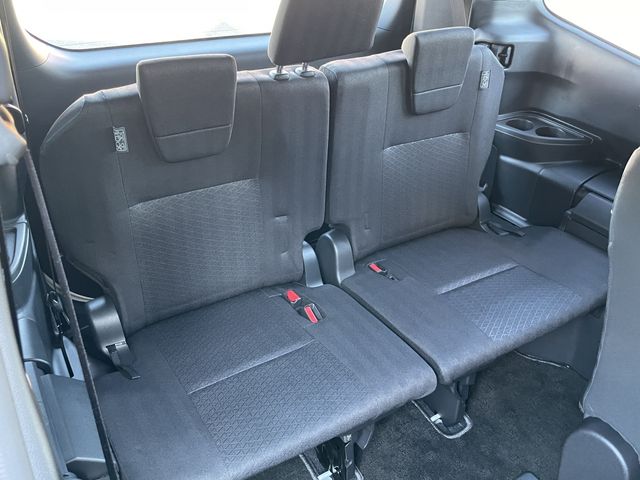 TOYOTA NOAH HYBRID 2023