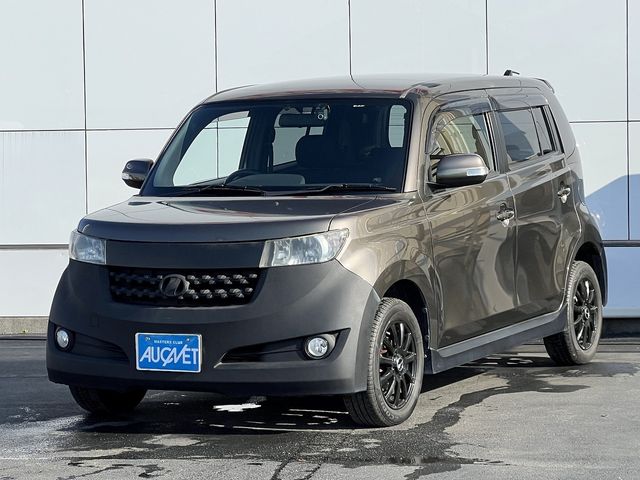 TOYOTA bB 2012