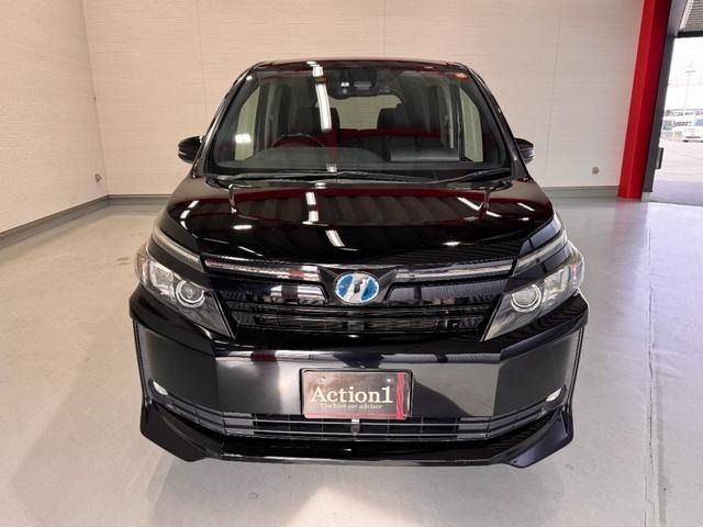 TOYOTA VOXY HYBRID 2016